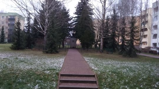 Chełm: Szkoła stara się o pomnik patrona. Jednak nie ma kto go przenieść