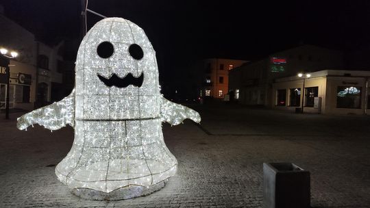 Chełm szykuje świąteczny spektakl. Anioły, renifery i piernikowy gigant przejmują miasto