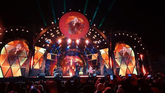 Chełm gotowy na telewizyjnego sylwestra. Gwiazdy lat 80., disco polo i zagraniczne hity na jednej scenie Chełm gotowy na telewizyjnego sylwestra. Gwiazdy lat 80., disco polo i zagraniczne hity na jednej scenie