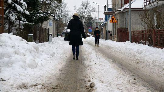 Chełm. Taksówkarz uderzył przechodnia lusterkiem i odjechał