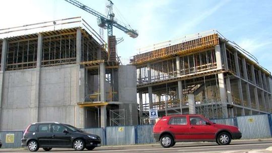 Chełm: Trzypiętrowy aquapark już na półmetku. Inwestycja pochłonie 33 mln złotych (zdjęcia)