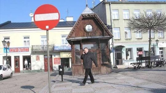 Chełm. Zabytkowy kiosk ma pecha
