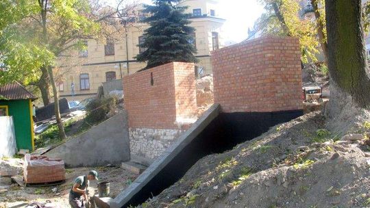 Chełm: Zaniedbana skarpa zamienia się w skwer