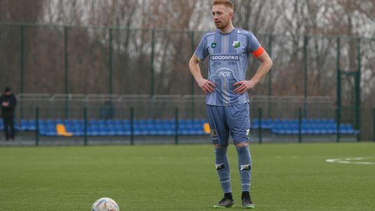 Chełmianka mimo gry w dziewiątkę była o włos od wygranej ze Starem Starachowice