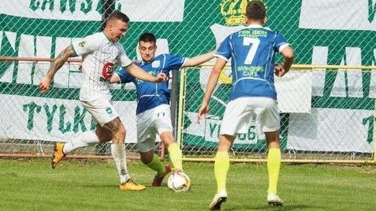 Chełmianka - POM Iskra Piotrowice 4:2. Kapitan znowu na ratunek