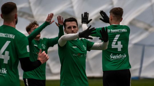 Chełmianka szybko strzeliła gola, ale przegrała ze Świdniczanką. Zdecydowali się na młodzieżowców