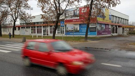 Chętnych brak, ale cena wciąż taka sama. Miasto wreszcie sprzeda pawilon przy Al. Zygmuntowskich?