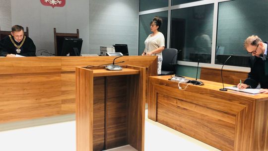 Chirurg brał syna na operacje. Pacjentów nie narazili