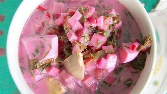 Chłodnik idealny na letnie upały. Najlepsze przepisy