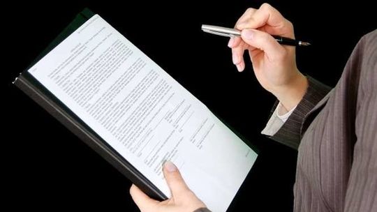 Chodzą po domach, namawiają na podpisanie umowy. Mieszkańcy zaczęli im robić zdjęcia