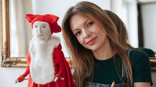 "Chodzi za mną Jan Matejko." Historyczne postacie jak żywcem wyjęte z teatru lalek