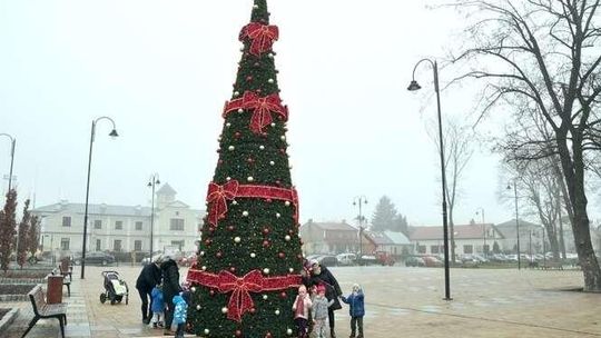 Choinka zabłysła w Łęcznej 