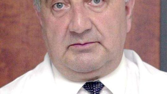 Chora na stwardnienie rozsiane urodziła martwe dziecko. Rozmowa z prof. Janem Oleszczukiem