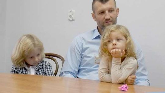 Choroba doprowadziła ją do całkowitego paraliżu. Potrzebna pomoc dla pani Magdy