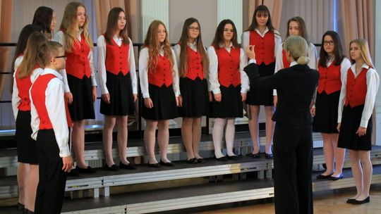Chóry zaśpiewały w pałacu. Festiwal Hymnów Szkolnych w Puławach