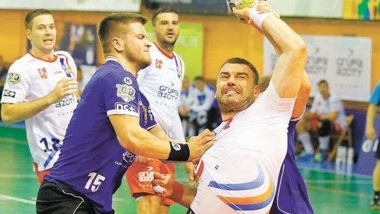 Chrobry Głogów - Azoty Puławy 24:28. Odskoczyli w pierwszej połowie