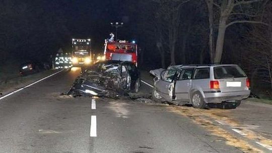 Chrustne: Chciał wyprzedzić ciągnik. Groźny wypadek koło Ryk