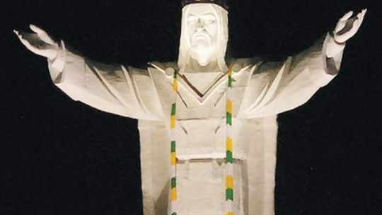 Chrystus w szaliku to obraza uczuć religijnych?