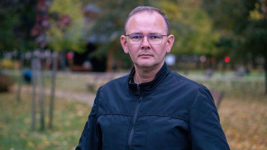 Chuligański wybryk w parku. Za interwencję burmistrz dostał w twarz 