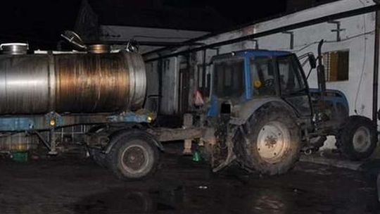 Ciągnik przygniótł mężczyznę. 56-latek zginął na miejscu