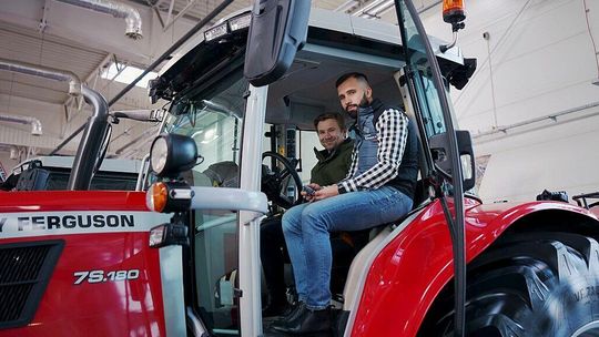 Ciągniki, kombajny, ogromny dron i kruszynek. Co można zobaczyć na Agro-Parku?