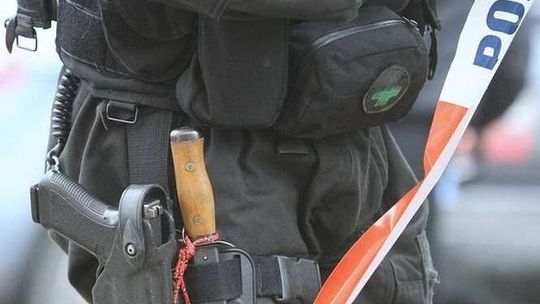 Ciało 31-latka znaleziono obok dyskoteki. Obrażenia na twarzy