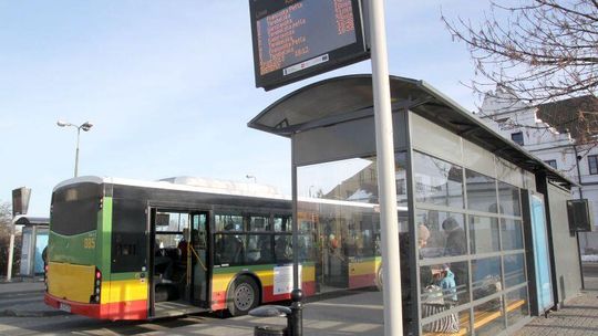 Ciaśniej w autobusach. Liczba pasażerów zwiększyła się o 25 proc