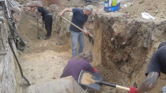 Ciekawe odkrycia przy remontowanej kamienicy. "To jedne z najstarszych śladów osadnictwa w Kraśniku"