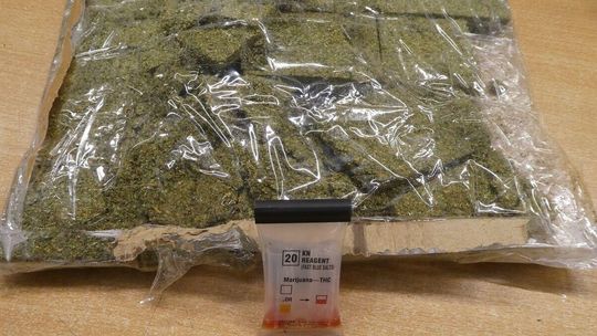 Ciekawe odkrycia w oddziale pocztowym. Marihuana w paczce z żelkami