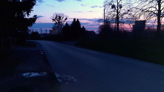 Ciemno na ul. Fabrycznej w Kurowie. Mieszkańcy napiszą petycję