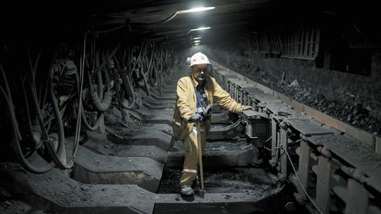 Ciemność i pył. Tak wygląda życie kilometr pod ziemią