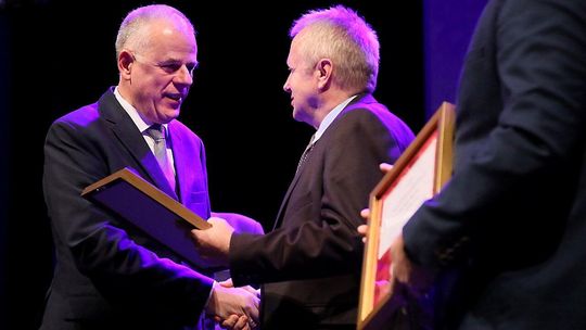 Ciepłownicy od 15 lat tworzą i wysyłają kartki świąteczne 