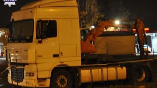 Ciężarówka na parkingu zwróciła uwagę policjantów. Co było nie tak?