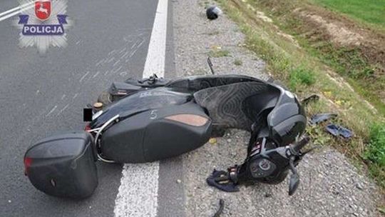 Ciężarówka potrąciła motorowerzystę, 19-latek w BMW zajechał drogę kierowcy volkswagena