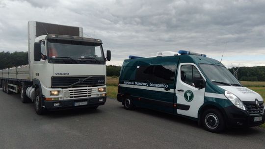 Ciężarówka z 20 tonami betonowych bloków i z kompletnie zniszczonymi hamulcami 