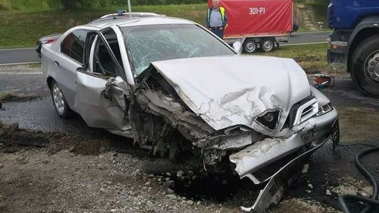 Ciężarówka zawracała na zakazie. Poważny wypadek na al. Witosa