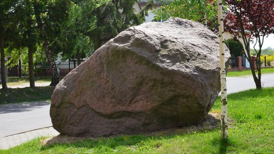 Ciężka sprawa. Próbowali ukraść głaz ważący 3,5 tony