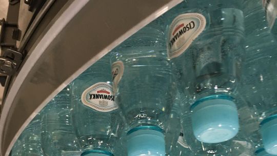 Cisowianka zawiezie do szpitali zapas wody na 14 dni. Nie wykluczone też dalsze dostawy 