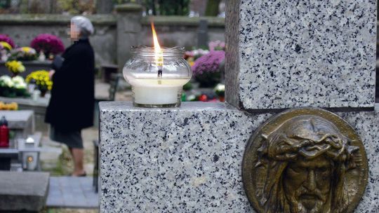 Cmentarz przy Lipowej nie dla świadków Jehowy? "Rodzina może dochodzić swoich praw w sądzie"