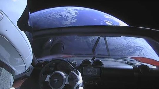 Co dalej z Tesla Roadster w kosmosie? Obraz z pokładu Starmana [wideo]