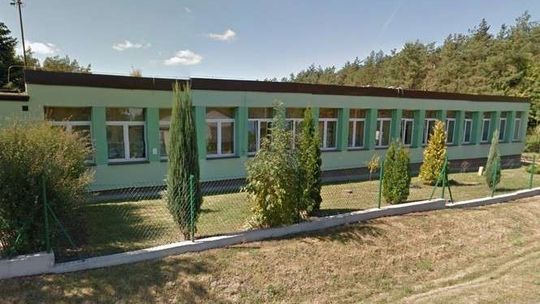 Co dalej ze szkołą w Dąbrówce? Rodzice nie chcą przenosin do szkoły w Kazimierzu