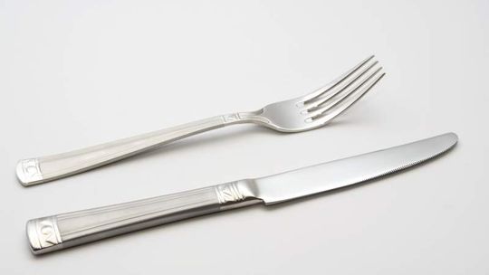 Co można kupić na aukcji skarbówki: garbusa, gitarę, sztućce