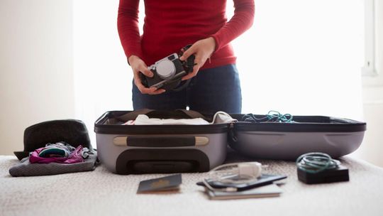 Co można wziąć do bagażu podręcznego? Wymiary, limit płynów i lista zakazanych przedmiotów