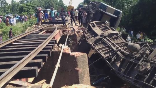 Co najmniej 4 zabitych i ponad 100 rannych w katastrofie kolejowej w Bangladeszu