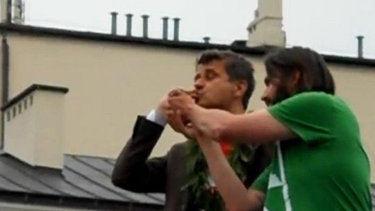 Co palił Palikot na marszu zwolenników marihuany? (wideo)
