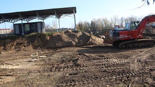 Co się dzieje z przebudową stadionu w Białej Podlaskiej? Wykonawca uspokaja