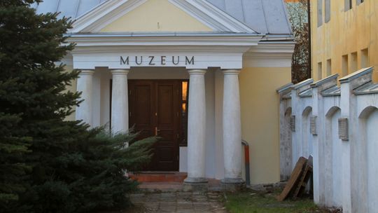 Co się wydarzyło w Muzeum Regionalnym w Puławach? Część zbiorów zniszczona, część zniknęła
