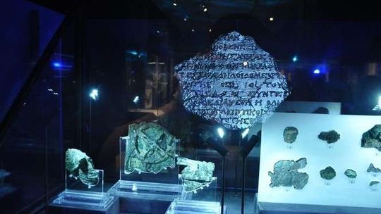 Co to jest mechanizm z Antykithiry? 115. rocznica odkrycia najstarszego komputera świata