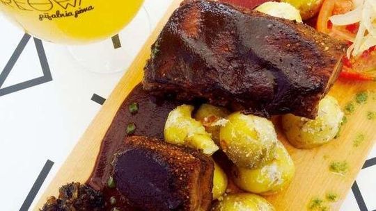Co w restauracjach piszczy: żeberko z Perłowej, czeburiki z Jazzve