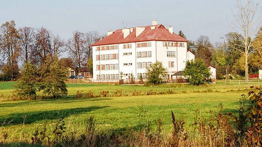 Co z budynkiem po domu dziecka w Komarnie? "Jest potrzeba placówki dla małoletnich cudzoziemców"